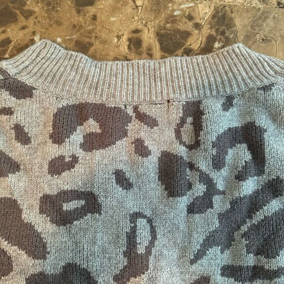 Paper Moon button front animal print cardigan sweater - Picture 8 of 12